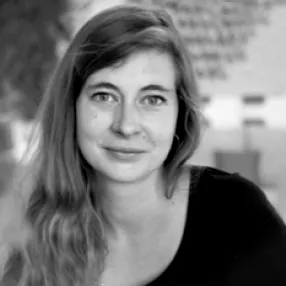 Portrait de Lola, journaliste & rédactrice SEO